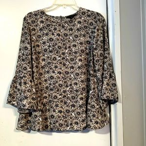 Banana Republic long sleeve top for women with bell sleeves. Size M